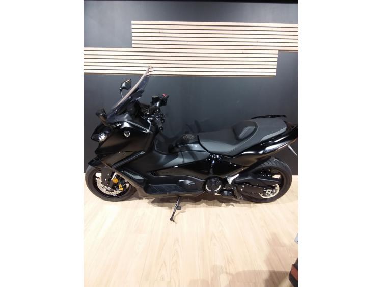 T-MAX 560 TECH MAX